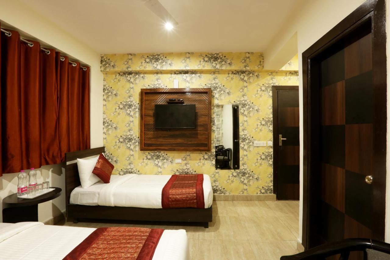Green Plaza At Airport Hotel Nueva Delhi Exterior foto